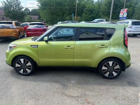 Used 2015 Kia Soul ! image 3