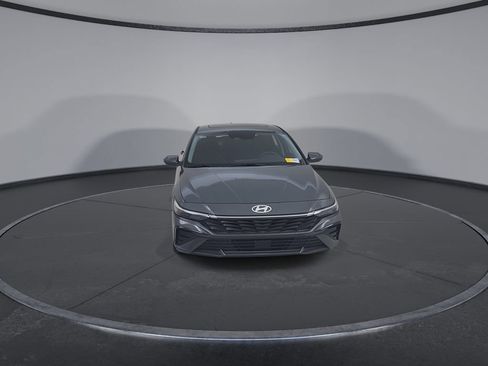 Used 2025 Hyundai Elantra SEL FWD image 6