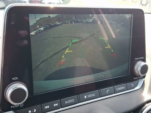 Used 2025 Nissan Sentra SV FWD image 20