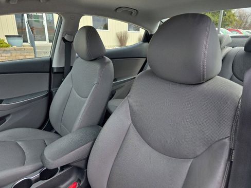 Used 2016 Hyundai Elantra Limited image 17