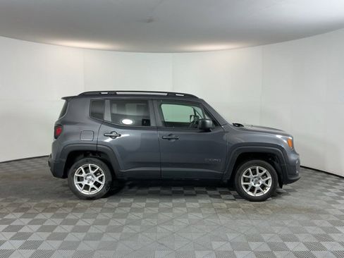 Used 2022 Jeep Renegade Latitude image 4