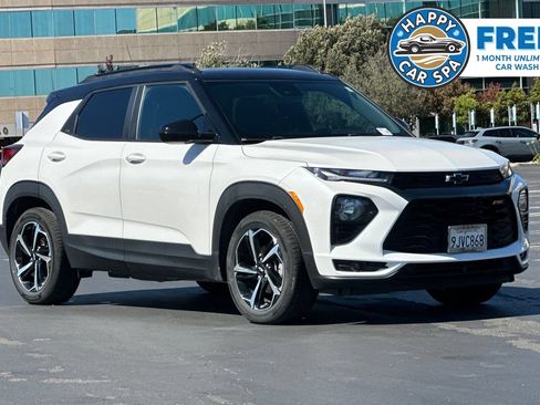 Used 2023 Chevrolet TrailBlazer RS w/ Sun and Liftgate Package FWD image 1