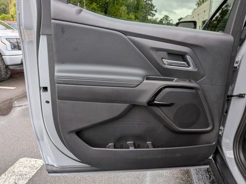 Used 2026 Chevrolet Silverado EV LT AWD/4WD image 27