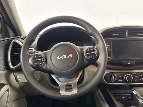 Used 2023 Kia Soul LX image 21