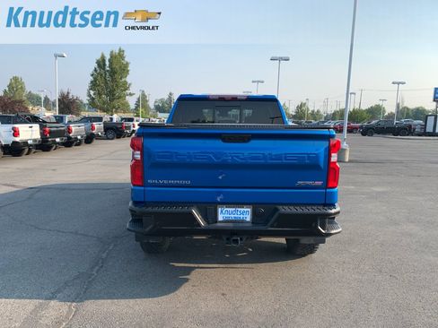 Used 2022 Chevrolet Silverado 1500 ZR2 w/ Technology Package AWD/4WD image 6