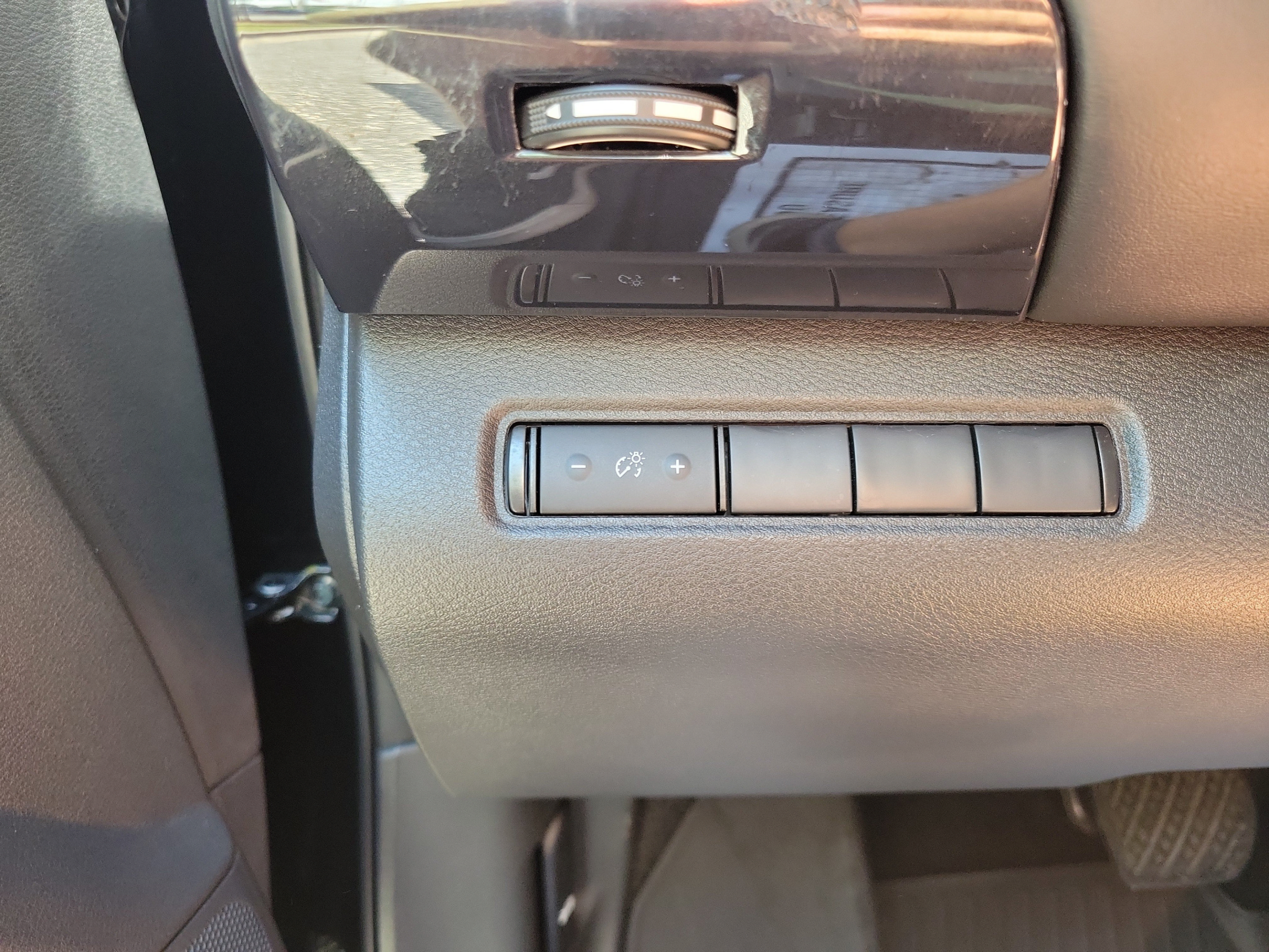 Certified 2025 Nissan Pathfinder S FWD image 16