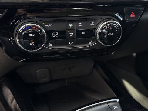 New 2026 Chevrolet Trax ACTIV w/ Sunroof Package FWD image 17