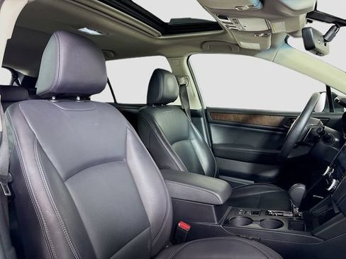 Used 2018 Subaru Outback 2.5i Limited AWD/4WD image 29