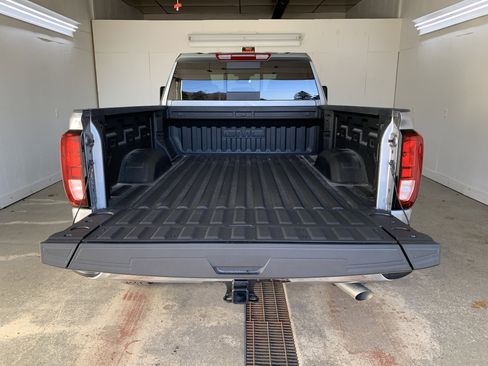 New 2026 GMC Sierra 2500 SLE image 7