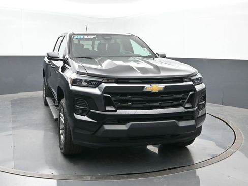 Used 2024 Chevrolet Colorado LT w/ LT Convenience Package III image 8