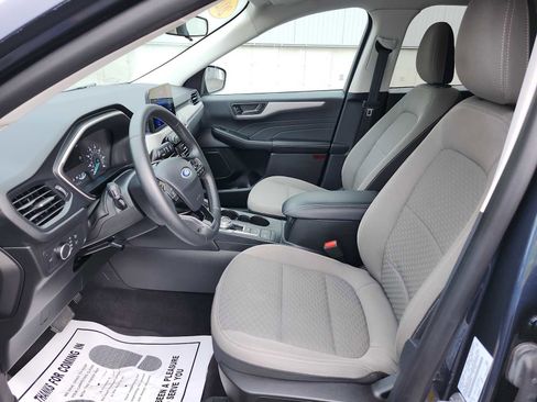 Used 2022 Ford Escape SE w/ SE Sport Appearance Package image 11