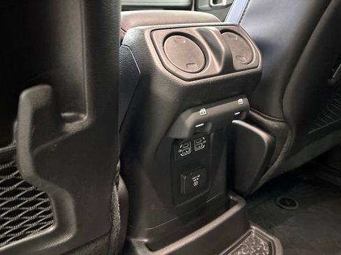 Used 2024 Jeep Wrangler Unlimited Rubicon AWD/4WD image 33