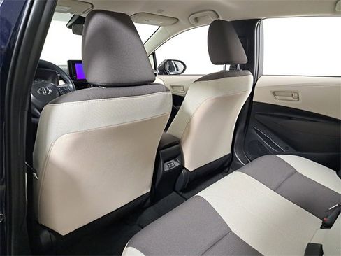 Used 2025 Toyota Corolla LE image 11