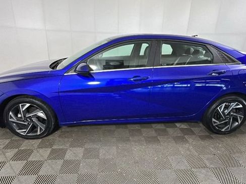 Used 2024 Hyundai Elantra SEL w/ Convenience Package FWD image 6