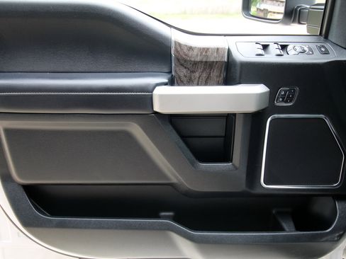 Used 2017 Ford F350 Lariat w/ Lariat Ultimate Package image 19