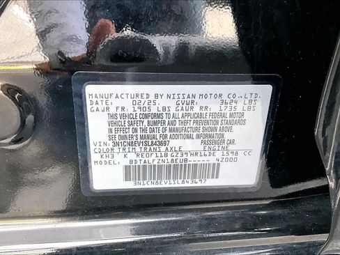Used 2025 Nissan Versa SV FWD image 34