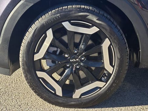 Certified 2025 Kia Telluride EX w/ EX Captain's Chair Package image 10