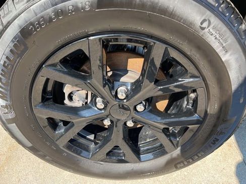 Certified 2024 Jeep Grand Cherokee Altitude AWD/4WD image 7
