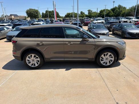 Used 2025 Lincoln Corsair FWD image 6