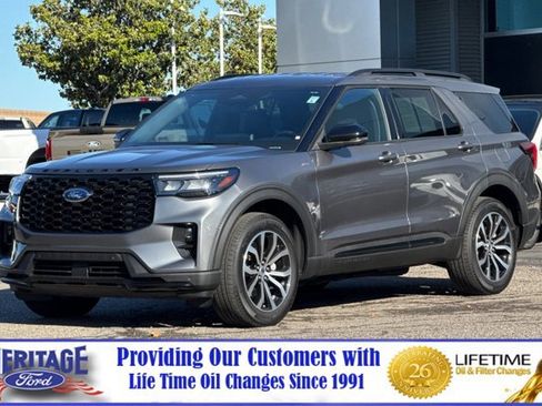 Used 2025 Ford Explorer ST-Line AWD/4WD image 8