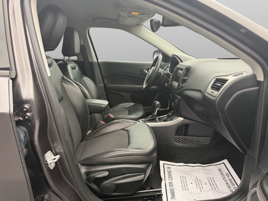Used 2018 Jeep Compass Latitude w/ Popular Equipment Group AWD/4WD image 20