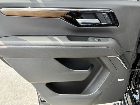 New 2026 Chevrolet Tahoe High Country AWD/4WD image 16