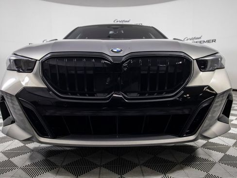 Used 2025 BMW 530i w/ M Sport Package RWD image 5