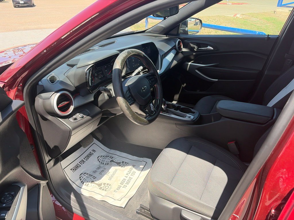Used 2025 Chevrolet Trax RS w/ Driver Confidence Package FWD image 9