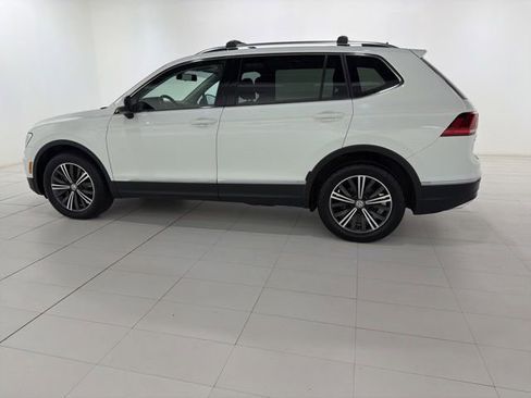 Used 2018 Volkswagen Tiguan SEL w/ 3rd Row Seat Package AWD/4WD image 2