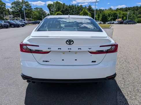 Used 2026 Toyota Camry SE w/ Convenience Package FWD image 4