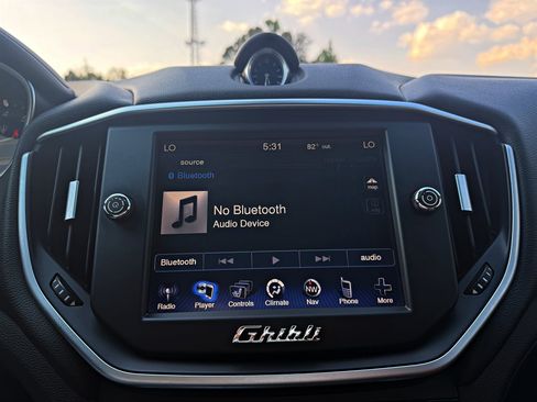 Used 2015 Maserati Ghibli RWD image 14