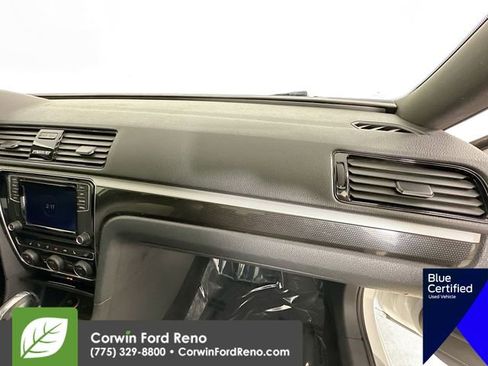 Used 2018 Volkswagen Passat 3.6 image 32