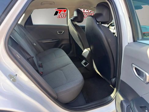 Used 2025 Kia K4 FWD image 15