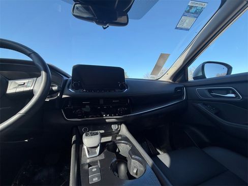 Used 2021 Nissan Rogue SL w/ Premium Package image 15