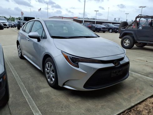 Certified 2024 Toyota Corolla LE FWD image 1