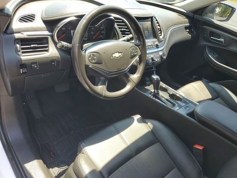 Used 2019 Chevrolet Impala LT FWD image 19