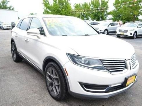 Used 2016 Lincoln MKX Reserve w/ Climate Package AWD/4WD image 4