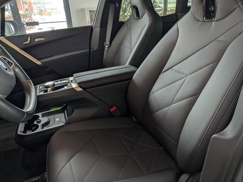 Used 2024 BMW iX xDrive50 w/ Premium Package image 8