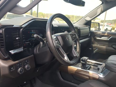 Used 2024 Chevrolet Silverado 1500 RST AWD/4WD image 14