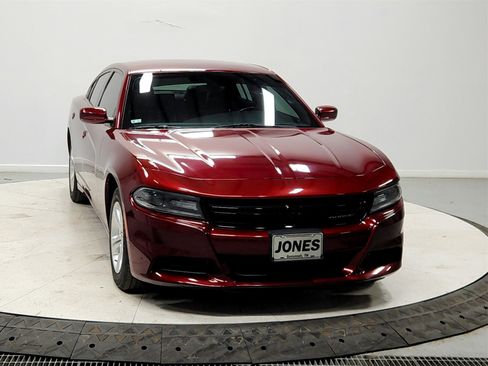Used 2021 Dodge Charger SXT w/ Leather Interior Group image 2
