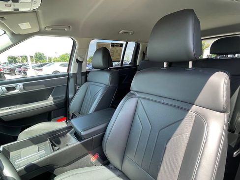 Used 2025 Hyundai Santa Fe SEL FWD image 17