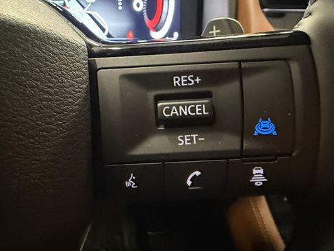 Used 2025 Nissan Rogue Platinum w/ Platinum Premium Package AWD/4WD image 45