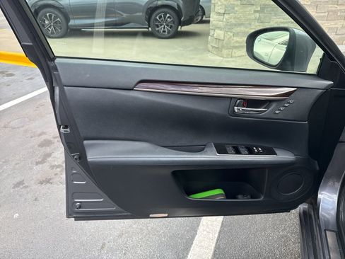 Used 2017 Lexus ES 350 w/ Luxury Package image 10