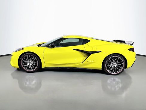 Used 2023 Chevrolet Corvette Z06 w/ Stealth Interior Trim Package RWD image 10