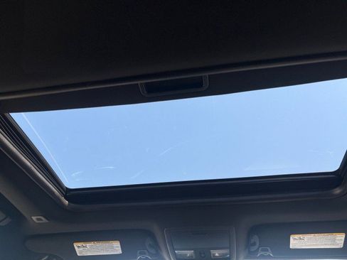 Used 2021 Dodge Challenger SRT Hellcat w/ Plus Group image 16