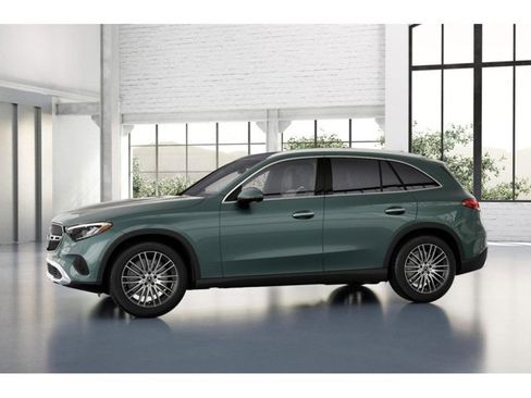 Used 2026 Mercedes-Benz GLC 300 4MATIC image 36