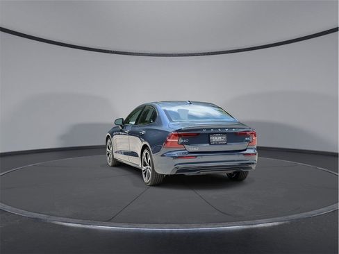 Used 2024 Volvo S60 B5 Core image 11