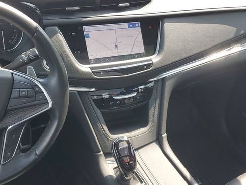 Certified 2024 Cadillac XT5 Sportv w/ LPO, Floor Liner Package AWD/4WD image 30