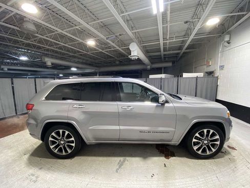Used 2018 Jeep Grand Cherokee Overland image 27