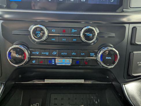 Used 2025 Ford F150 Platinum AWD/4WD image 24